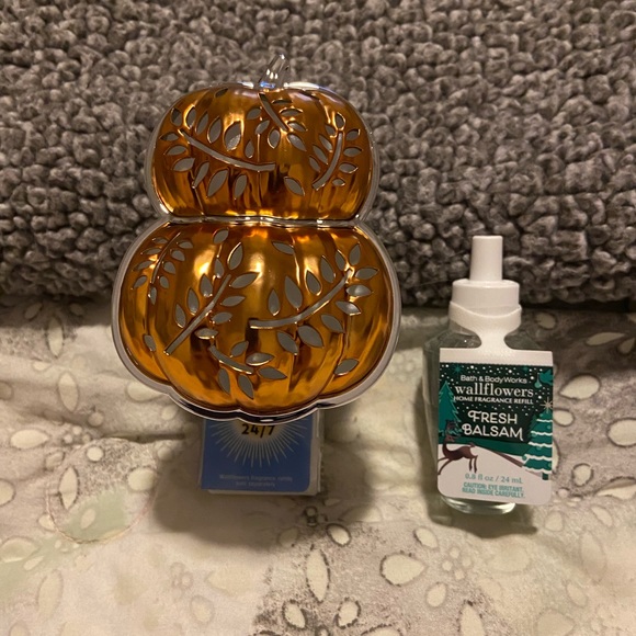 Bath Body Works Wallflower Nightlight & Fragrance